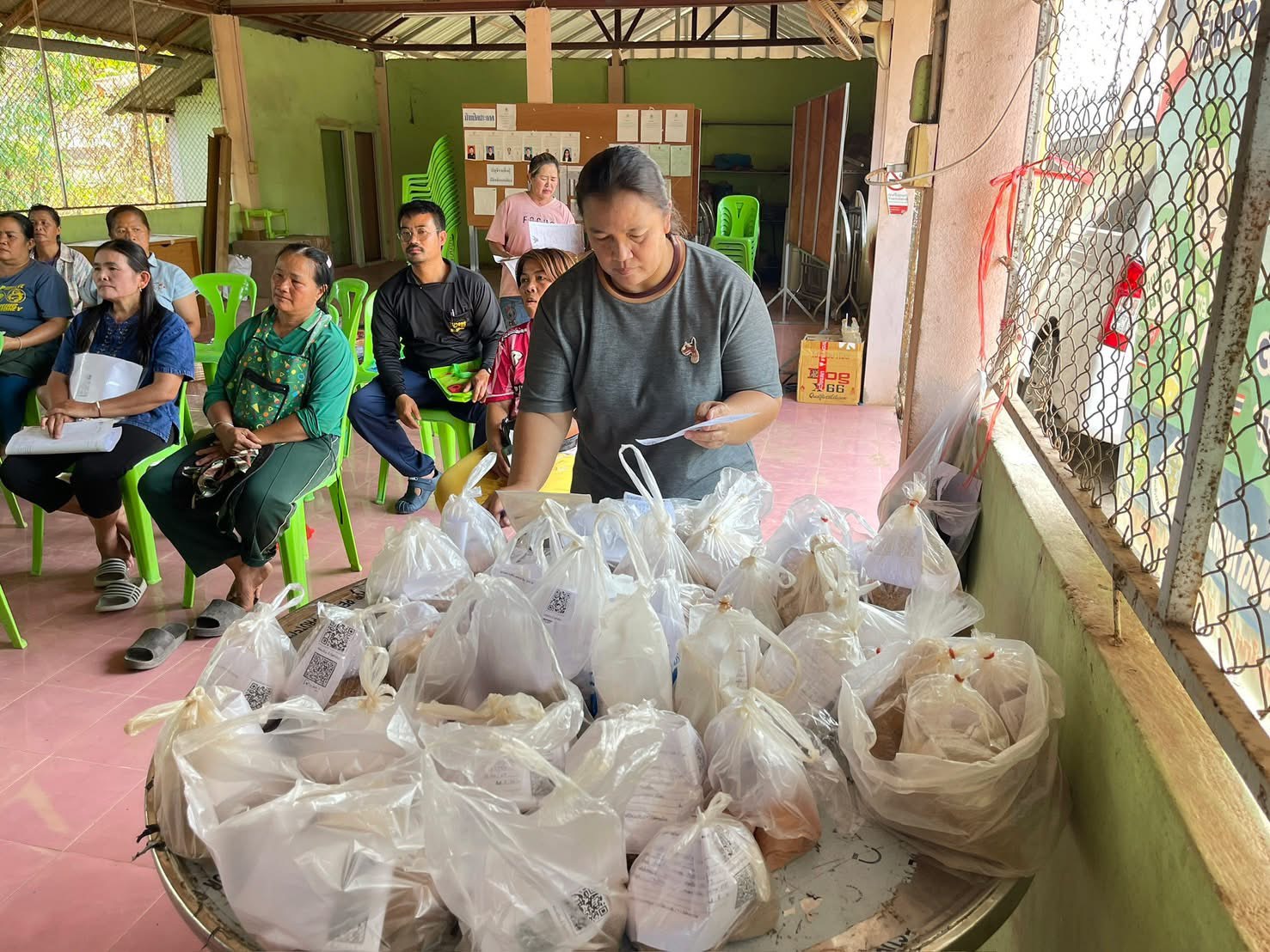 title - ส.ป.ก.พิษณุโลก มอบปัจจัยการเกษตรภายใต้โครงการพัฒนาเกษตรกรปราดเปรื่อง (Smart Farmer) ปีงบประมาณ พ.ศ. 2569